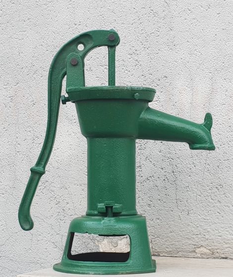 Hand water pump